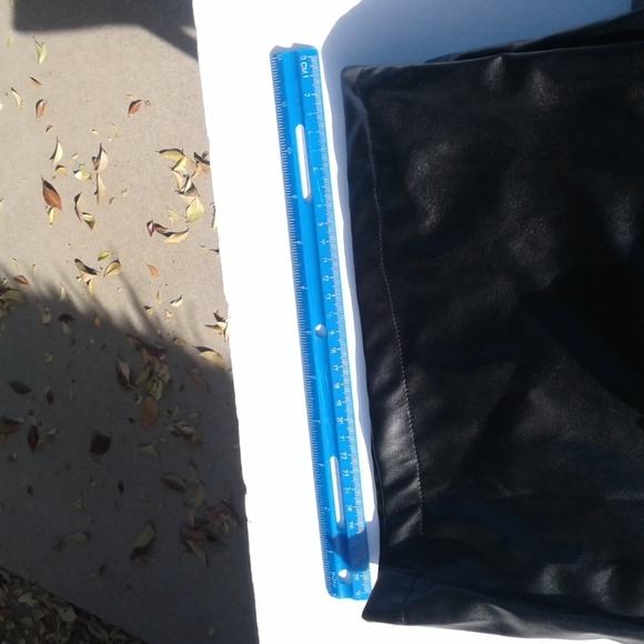 Women's size 4 fake leather pants - Picture 2 of 15